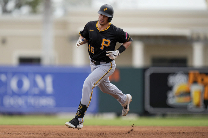 There was no justification for call-up, Bae Ji-hwan, the No. 1 big hitter in PIT Triple-A batting average, to stay in the big leaguethe second minor trip of the season