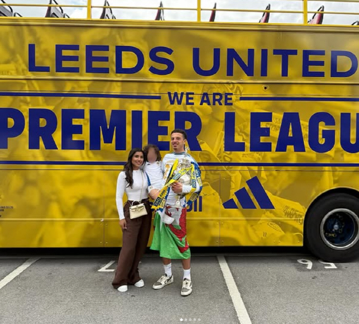 You're on the verge of depriving your son because of his photo? Fans are furious at the promotion hero they realized when they were in Leeds...What the hell is going on?