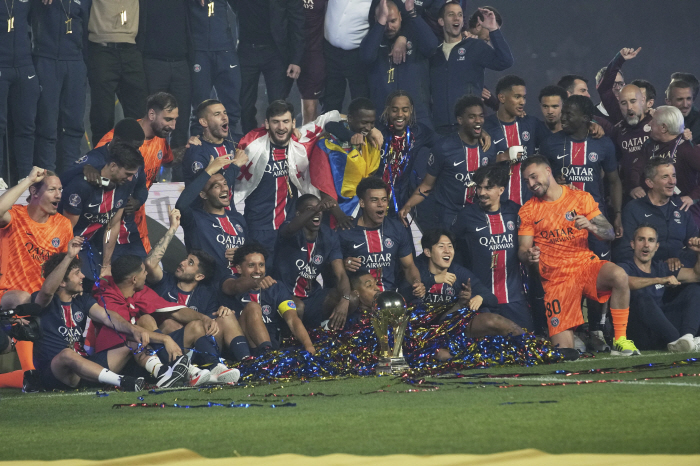 All-time start → 0 minutes of the final match, Lee Kang-in's winning ceremony cheers, and Jung Jo-joon, a four-time winner of the French Cup UCL