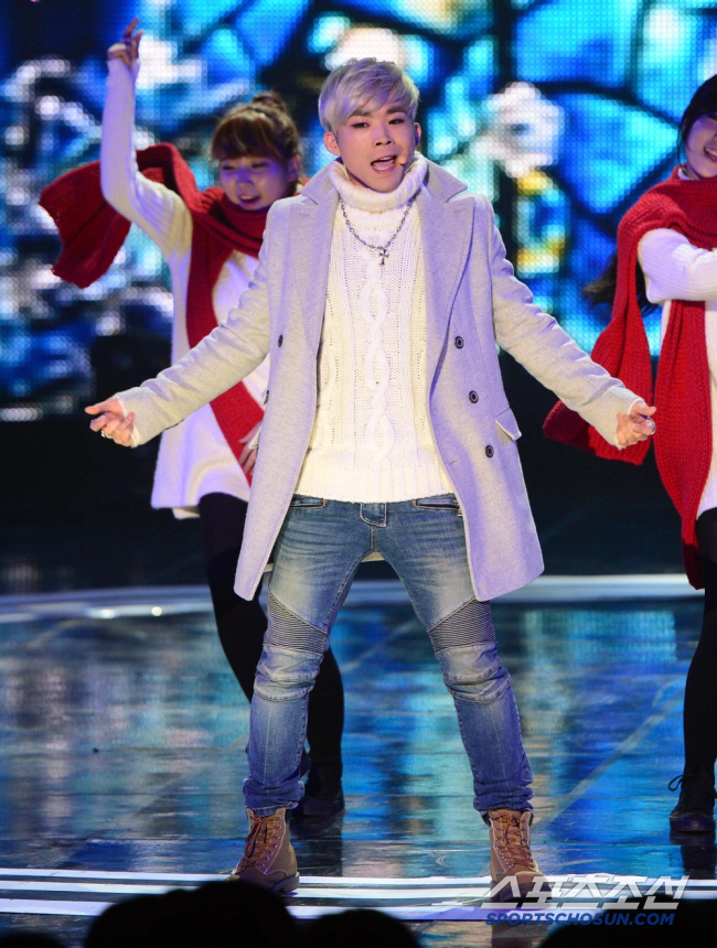 Baek Cheng-gang, a singer who will sing for life in China after battling rectal cancer 