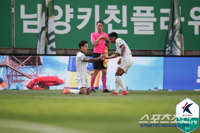Ewler Eidale's consecutive goals eland, Chapman's exit from Gimpo won 21 games and lost 4 games 