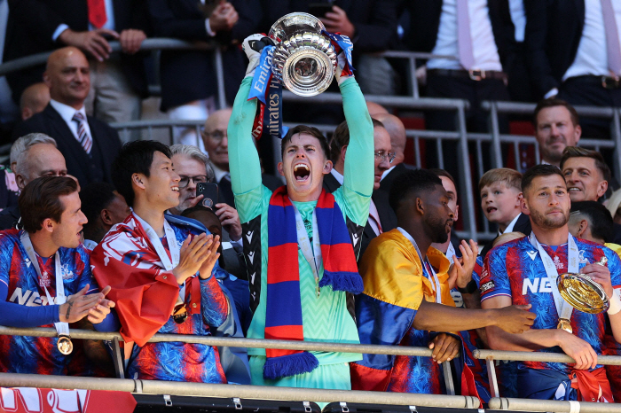 Guardiola Refuses to Handshake Palace GK...I gave you 10 minutes of extra time
