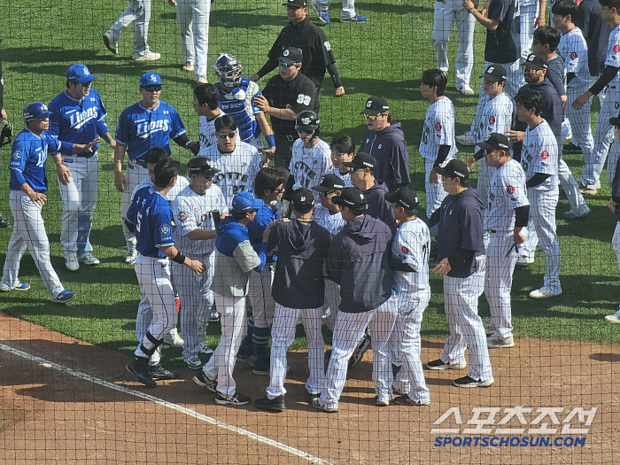 Headshot → Home Run → 148km fastball to Yun Dong-hee's head! Director Kim Tae-hyung couldn't stand it. RANT  Race toward Samsung's dugout...Benkle covered in Sajik 
