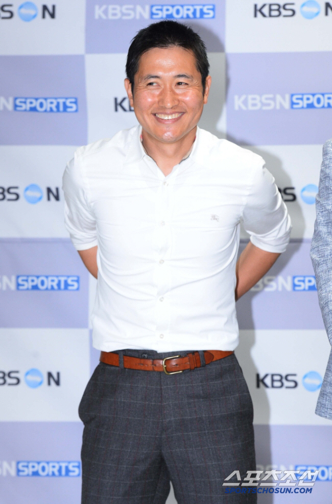  Lee Young-pyo Sweat Cold at witnessing his ex-girlfriend...They followed me to work