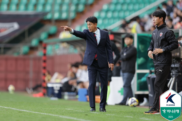  Director Park Tae-ha → I don't want to do my job Head coach Lee Jung-hyo focuses on soccer over Gwangju disciplinary controversy