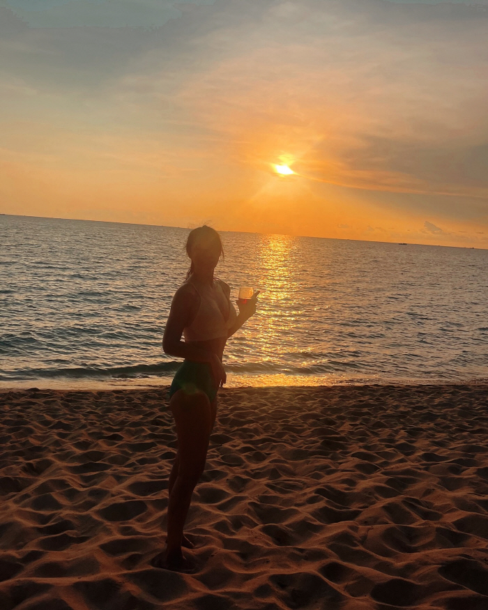 Park Gyuri's bikini body surprised..You met Yeoreum first
