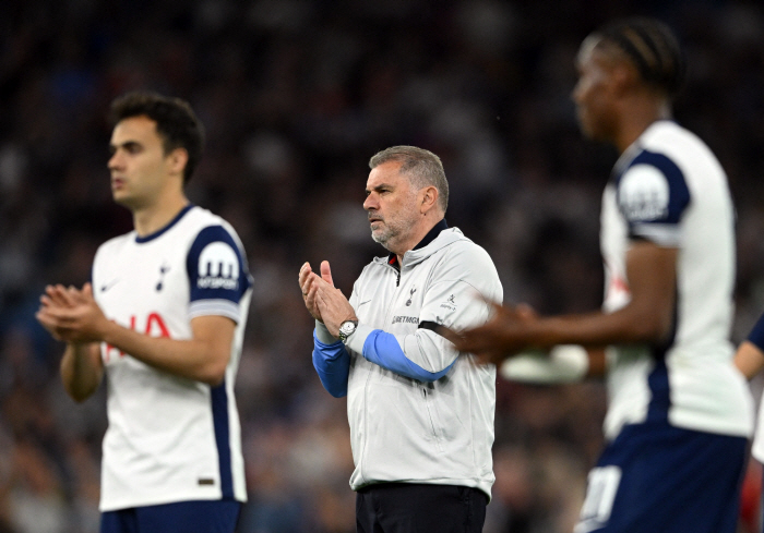 Shocked Manchester United, please leave but Amorim is anxious to resign voluntarily...Definitely support even if runner-up in Europa → Totally opposite to Tottenham