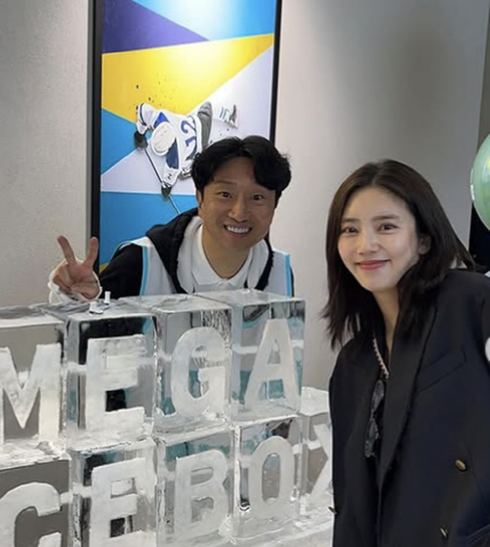 Son Dambi ♥ Lee Kyu-hyuk, another happy occasion just a month after giving birth to his daughter. Thank you so much for the success