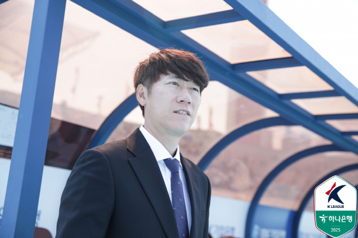 Suwon FC coach Kim Eun-joong is not burdened because he is competing with the lead