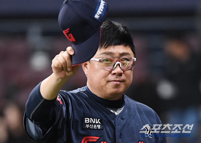 Turn it over by 5 points → We won't lose the fighting...Lotte's Kang team's baseball, manager Kim Tae-hyung's inner feelings, I'm not a teacher 