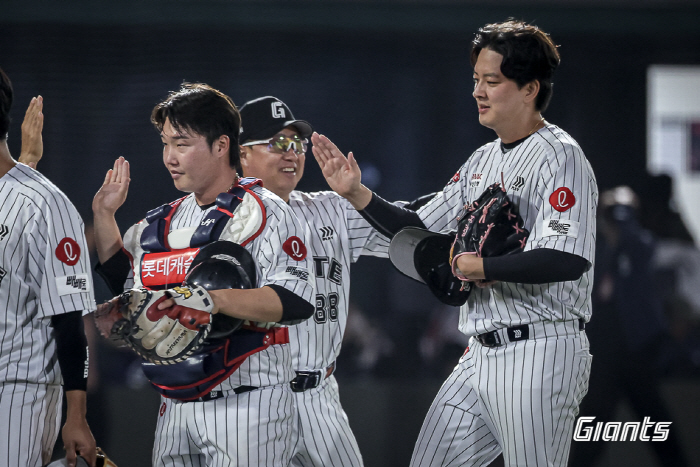 Turn it over by 5 points → We won't lose the fighting...Lotte's Kang team's baseball, manager Kim Tae-hyung's inner feelings, I'm not a teacher 