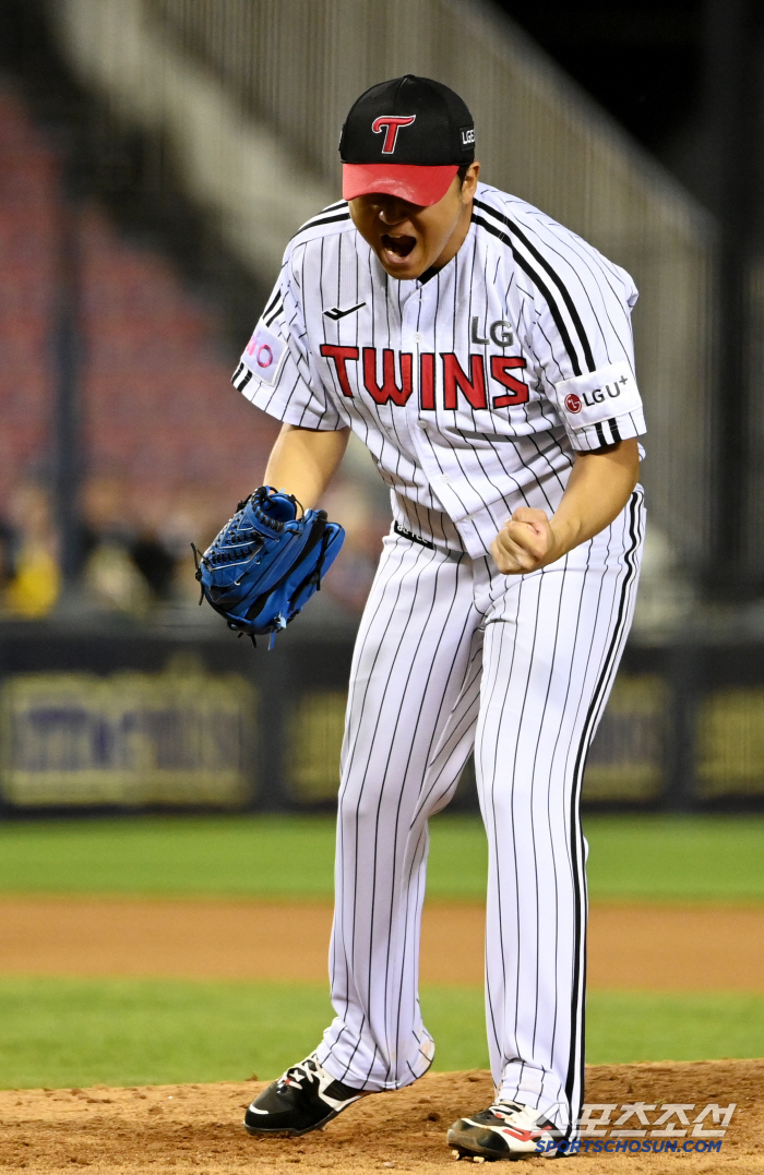 You turn Jamsil into a little ballpark. You're going to stand there. The muscle monster is going to turn the game upside down when you hit 20 home runs or more