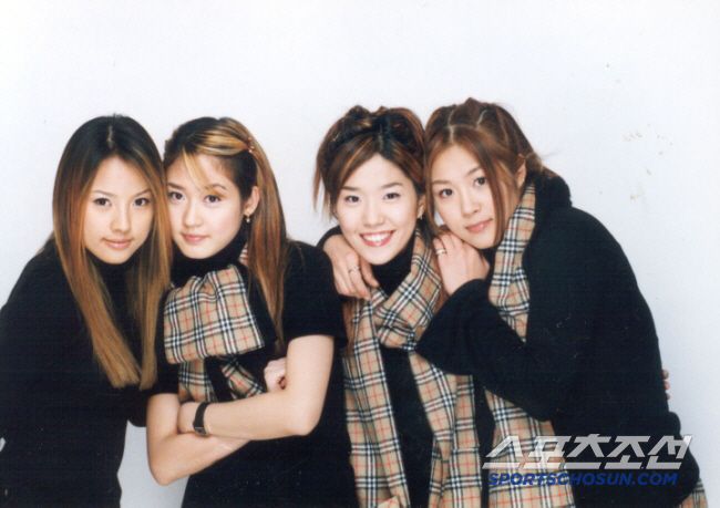 27 years ♥ Leader Lee Hyo-ri → 44-year-old youngest Sung Yuri Fin.K.L's 27th anniversary