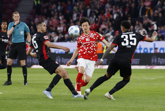 94.1% pass success rate. Kim Minjae is crazy! No. 1 in Bundesliga Pass...Proof of first place in the championship
