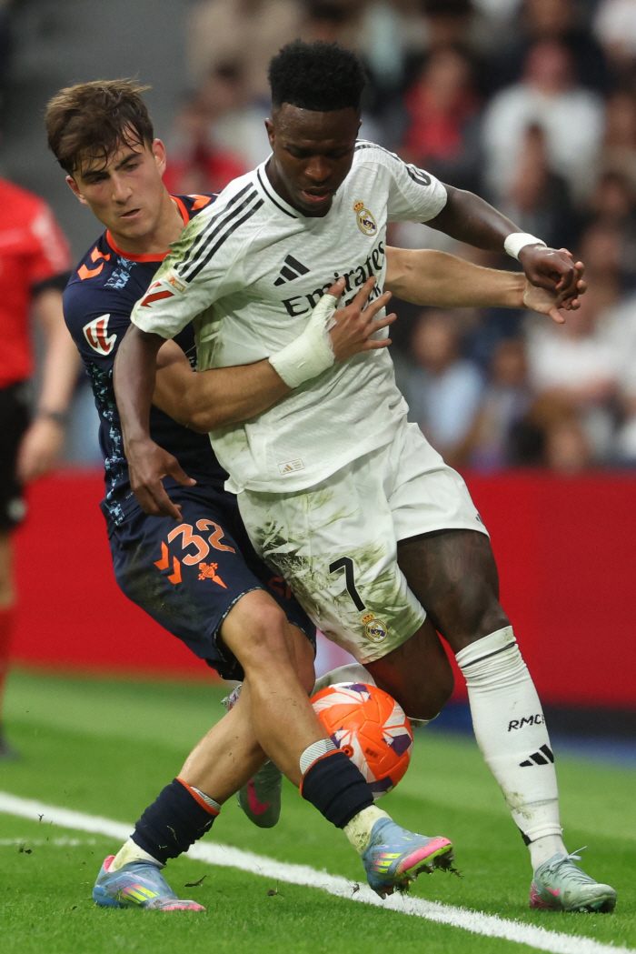 Don't even mention Ballon d'Or for the time being. World's No. 1 ransom-hating superstar
