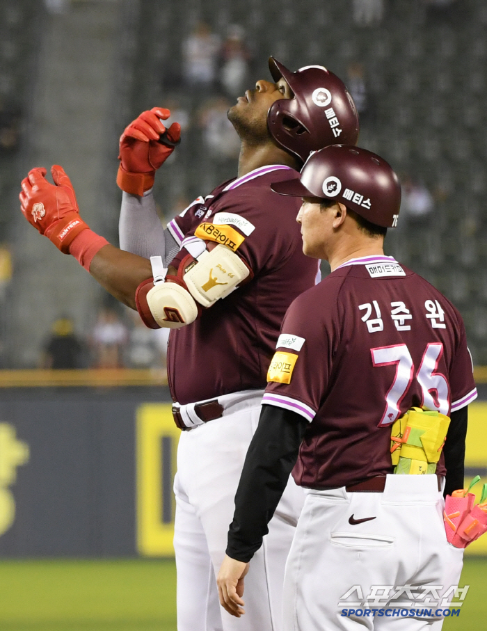 ERA 7.17 Wins Award, 2.7 Billion → 500 Million Pounds...Can I trust you, the ace of 20 wins
