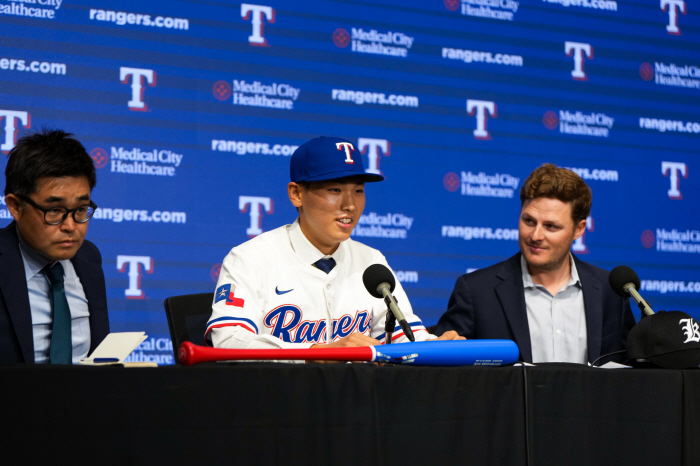 Everyone says they are promising as pitchers, but even as a batter, Superstar Game Texas' conviction Gwangju Kim Sung-joon and pitching are meaningless unless they are at a high level