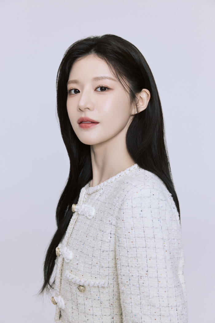  Living as Ko Yoon-jung? I love it..I'm motivated, but I'm stuck with work