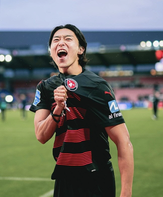 Is it the 2024-2025 season of Cho Kyu-sung, a national striker who is disappointed to lose a year in his prime due to complications, and ultimately failed to return