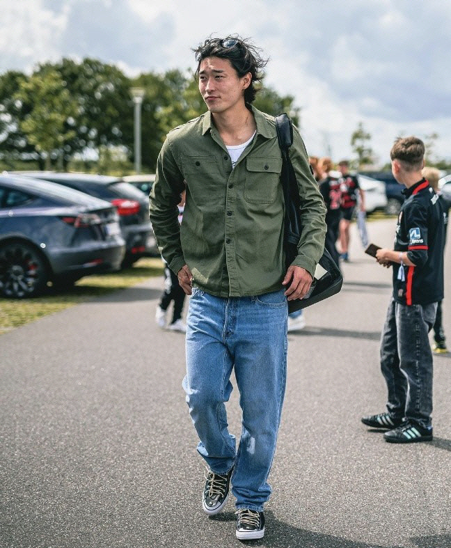 Is it the 2024-2025 season of Cho Kyu-sung, a national striker who is disappointed to lose a year in his prime due to complications, and ultimately failed to return