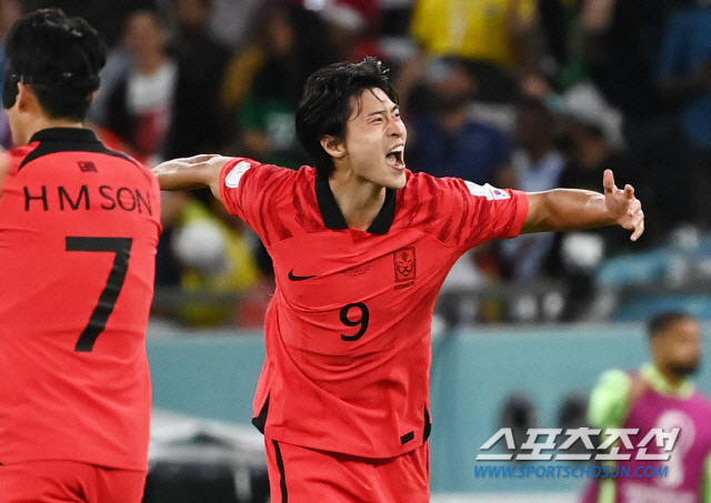 Is it the 2024-2025 season of Cho Kyu-sung, a national striker who is disappointed to lose a year in his prime due to complications, and ultimately failed to return
