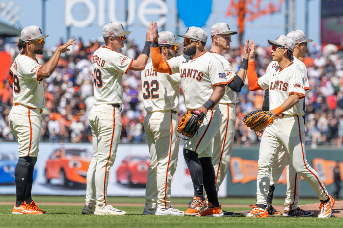 It's falling out of control! A batting average of 0.280 degrees collapsed, and Lee Jung-hoo, another four-for-four, no-antamos finalist SF won three consecutive games