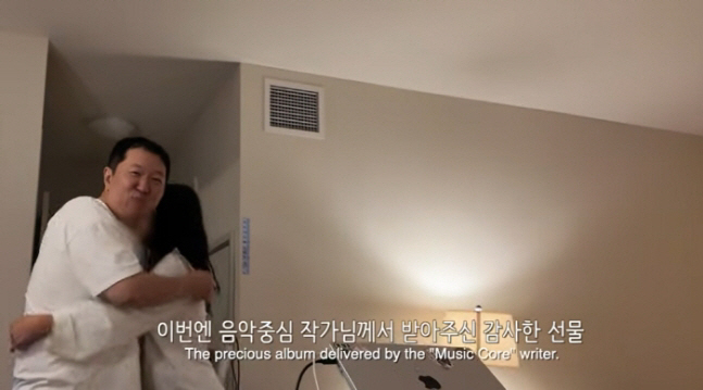 Jeong Hyeong-don with an anxiety disorder, healing himself from hugging his twin daughters in Hawaii