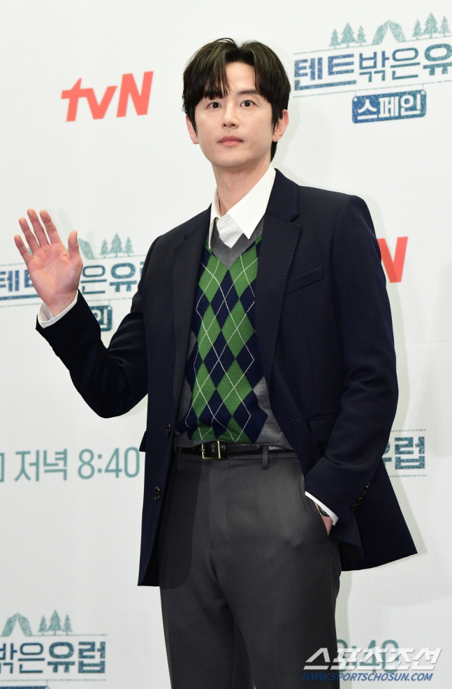 Kwon Yul Marries May 24th Non-Celebrity Lovers ♥ and Centennial Pharmacy  (Full Story)