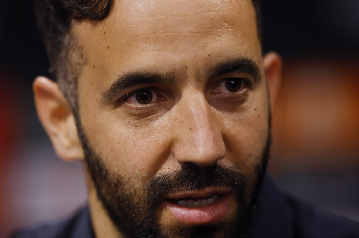 Manchester United is shaking. Even the owner is very nervous → Why on earth?