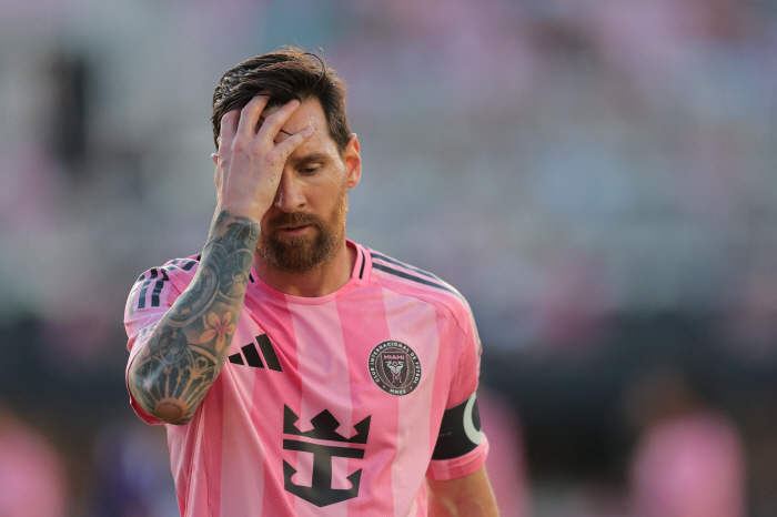 Mascherano the Magi is erasing Messi's late career...03 Catastrophe → Ronaldo and Dong-Ahn