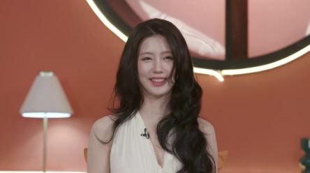 Miyeon as Marilyn Monroe, how pretty was she...I'm amazed that Chanwon Lee is reincarnated. (Secret of soldier Celeb)
