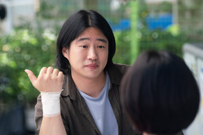 Retired from every work? Ahn Jae-hong's high-five presence explodes with short-haired superpowers this time