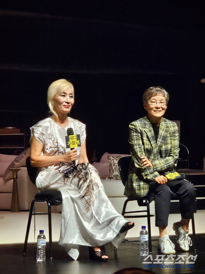 Lee Hae-young Revives ‘Hedda Gabler’ After 13 Years