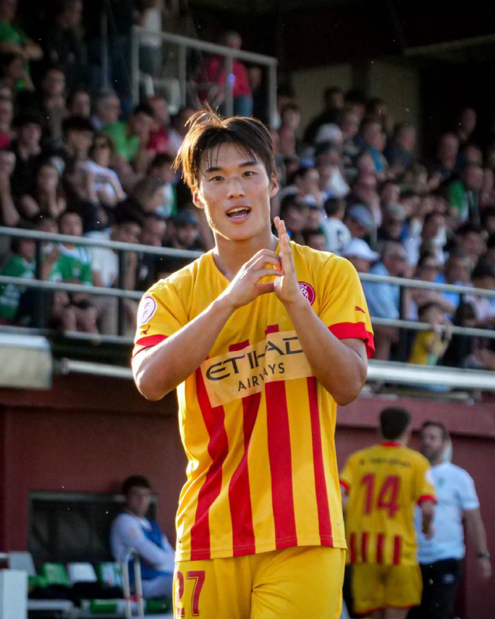 There has been no such prospect since Lee Kang-in Kim Min-soo, a soccer prodigy, scored 12 goals → He appears to be promoted to the fourth division and scored the winning goal in the first round