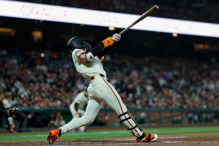 Bob Melvin was right. .356, Lee Jung-hoo's overwhelming batting average of 2nd Flores and clutch total, second overall in RBIs