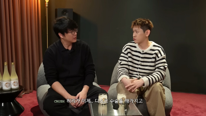 Crush, lying down before regaining consciousness after surgery, feeling numb in his legs 