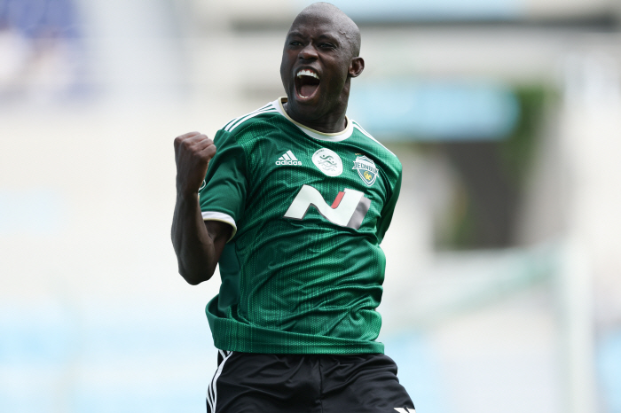 Delinquency of transfer fee → second time...This team is the champion? Jeonbuk Wins Final Dispute With Al-Ahli
