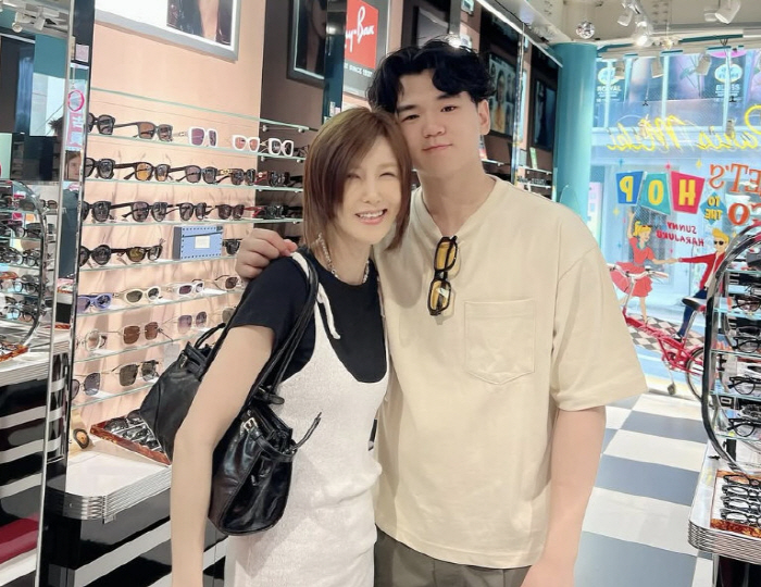 Divorce Yoon Min-soo Reunited With His Ex-wife... A harmonious overseas trip with Yoon Hoo