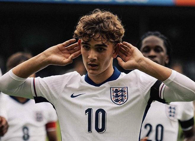 The EPL version of Lamine Yamal is here! Crazy talent who is 3 years younger than Yang Min-hyuk will join the EPL's first team from the upcoming season