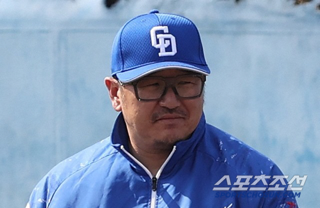 He returned to his former team after 20 years because he was afraid of losing trust, and a pitching coach investigated the police through online gambling