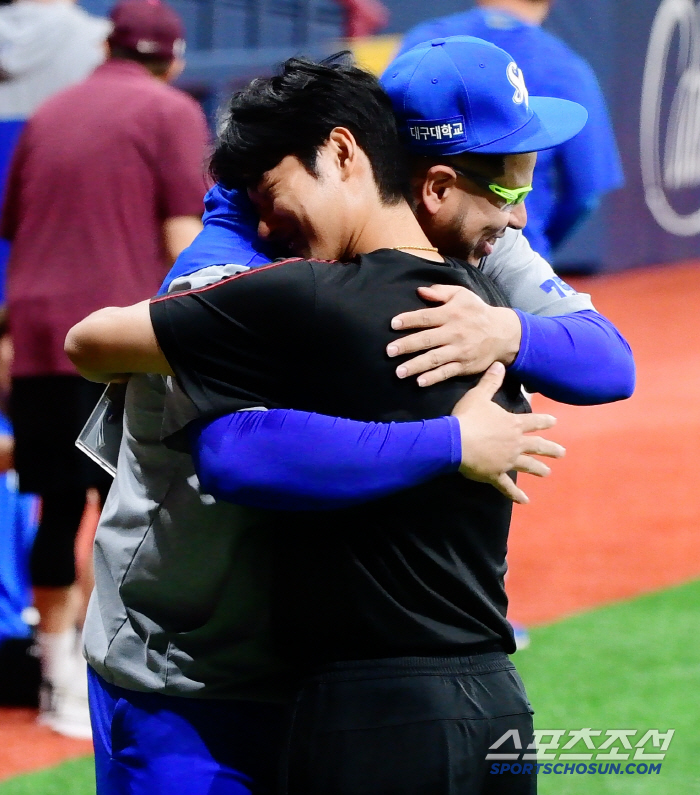 It's such a waste of Kiwoom's family members who are very welcoming, so why did they send it? 