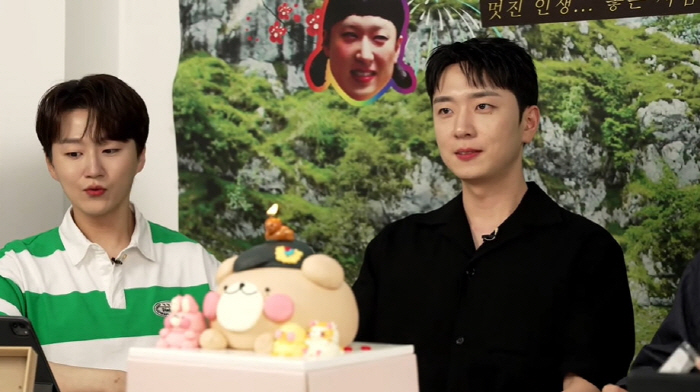 Ko Woo-rim across the country, ♥ The smile couple rings brightened with the excitement of getting married to Kim Yeon-ah also sparkles