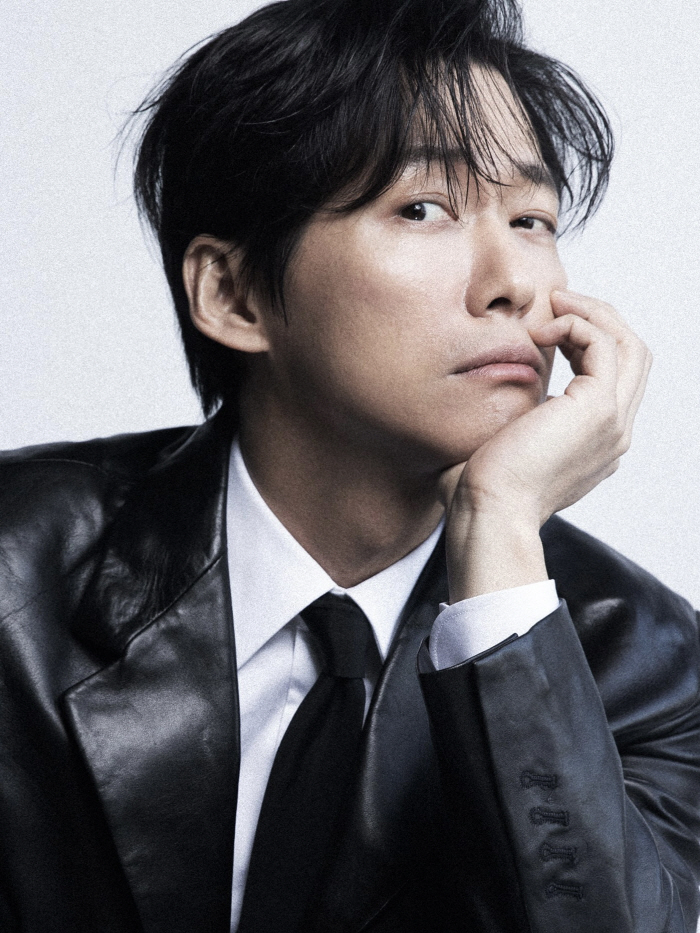 Namkoong Min Renews Contract with 935 Entertainment After 10 Years of Loyalty and Success