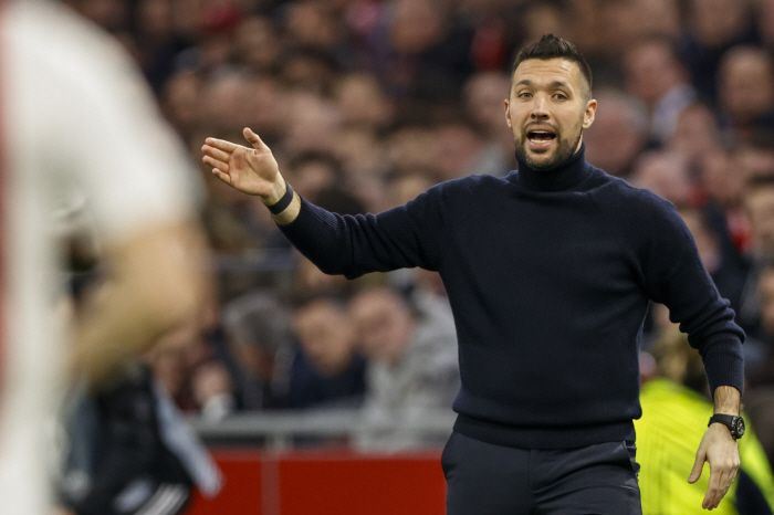 Is Tottenham's next coach?Italy's three-year-old Shinheung Master than SON, who missed the championship in front of him, confirmed to break up with his team