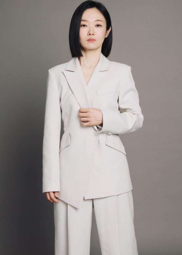 Lee Bong-ryeon Reflects on 'Resident Playbook' and 20 Years of Acting
