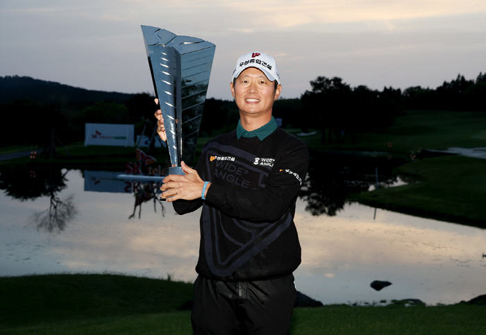 SK Telecom Open, which has established itself as a stage for the practice of passion, warmth, sharing, inclusion, and connection that shone despite bad weather