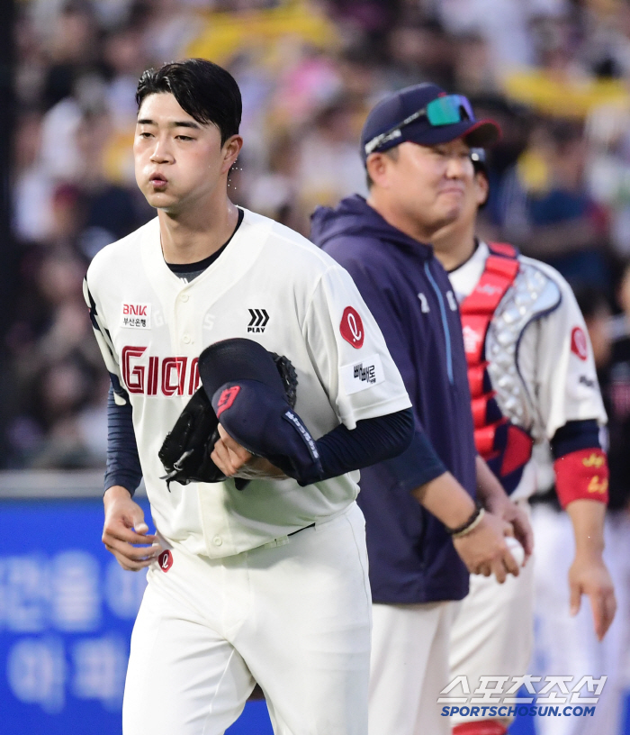 Walk → walk → hit → walk → walk → hit 157km Yoon Sung-bin shock 1 inning 9 runs early steel plate 