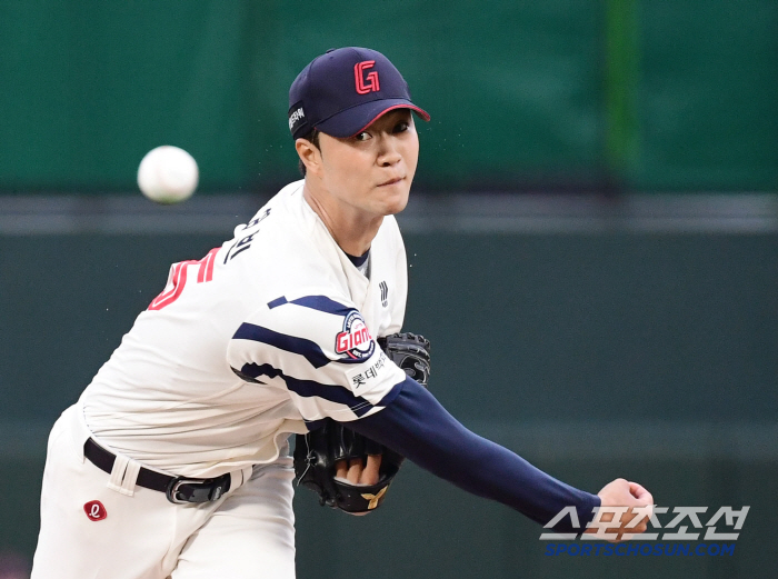 Walk → walk → hit → walk → walk → hit 157km Yoon Sung-bin shock 1 inning 9 runs early steel plate 