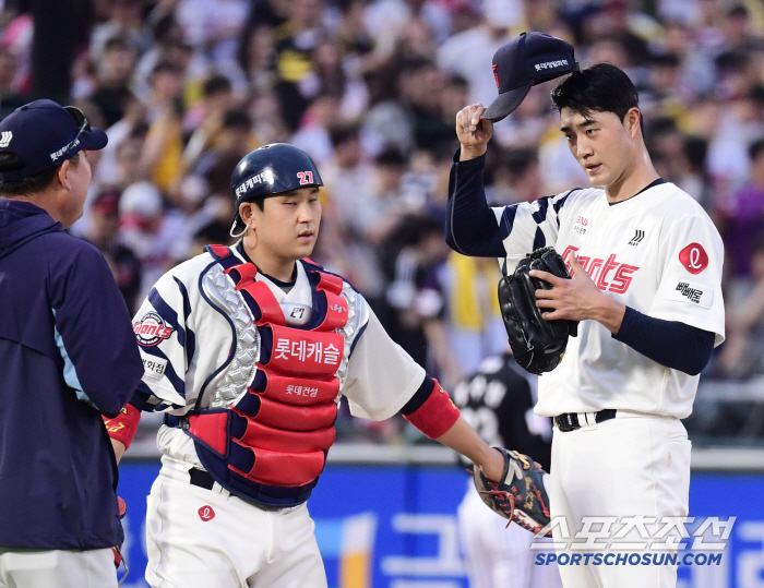 Walk → walk → hit → walk → walk → hit 157km Yoon Sung-bin shock 1 inning 9 runs early steel plate 