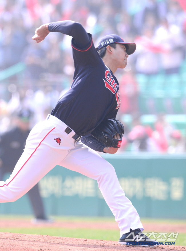 We will finally see fastball of a promising player in his 9th year at 156km. Director Kim Taehyung, I'm looking forward to it too